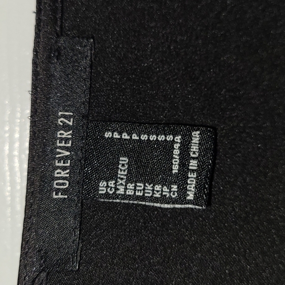 Forever 21 Black Satin-Like Vneck Adjustable Crop Top Long Sleeve Side Zipper SM - Picture 4 of 12